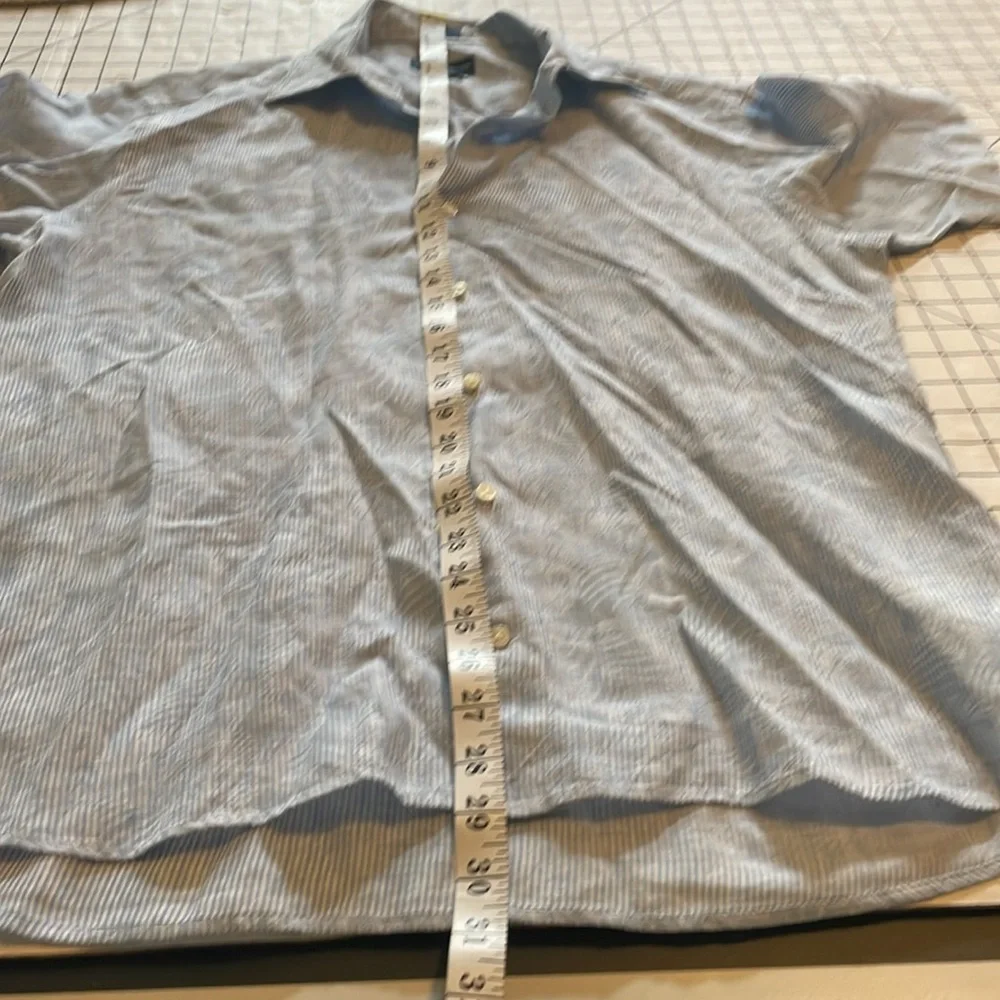 Peter Millar linen shirt, medium, blue & white stripe with subtle leaf print - Picture 8 of 8